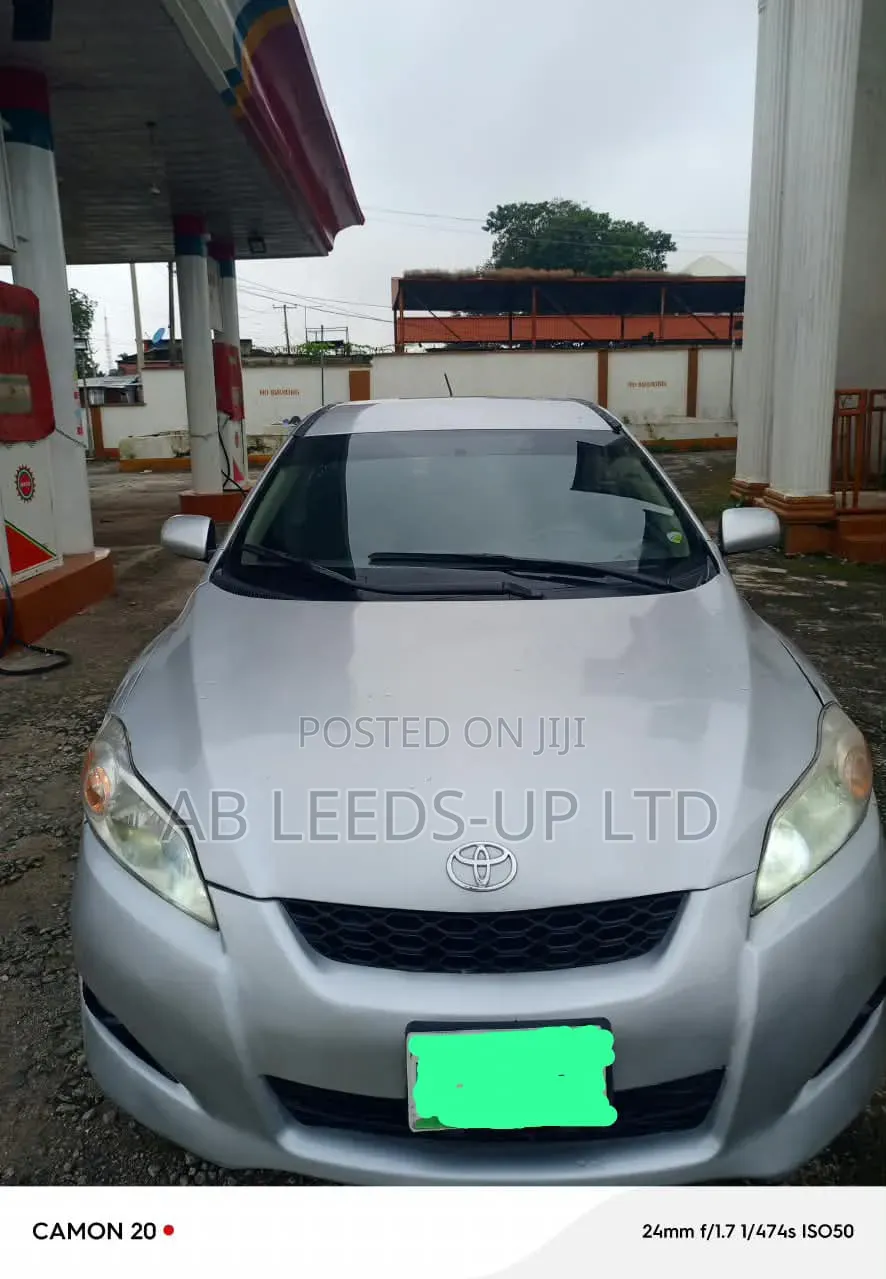 Toyota Matrix 2010 Silver