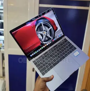 Laptop Apple MacBook Pro 2017 16GB Intel Core i7 SSD 500GB