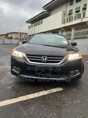 Honda Accord Touring 4dr Sedan FWD (3.5L 6cyl 6A) 2013 Black