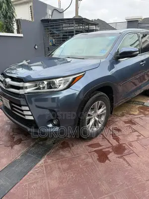 Toyota Highlander XLE 4dr SUV AWD (3.5L 6cyl 6A) 2015 Blue