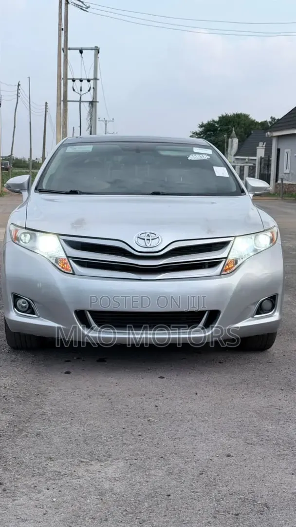 Toyota Venza LE 2013 Silver