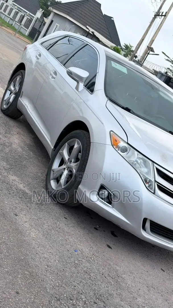 Toyota Venza LE 2013 Silver