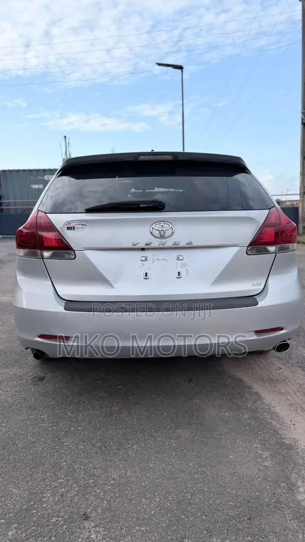 Toyota Venza LE 2013 Silver