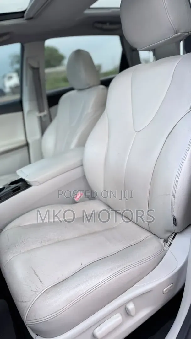 Toyota Venza LE 2013 Silver