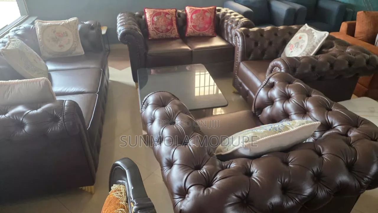 Chesterfield 7seater Coach