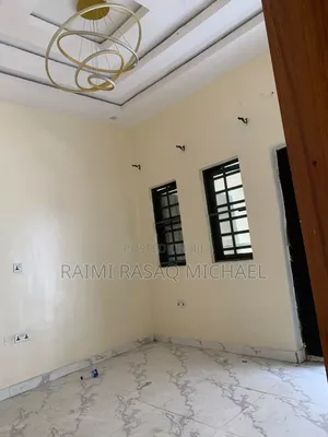 Furnished Mini Flat in School Gate, Lakowe for rent