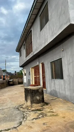 8bdrm Block of Flats in Oluana Akingbile for sale