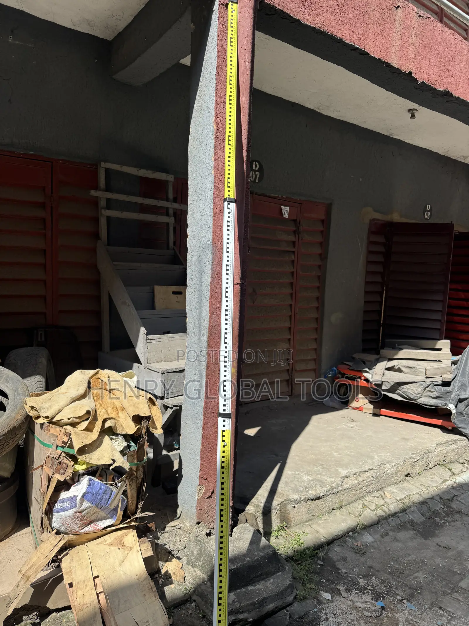 Telescopic Measuring Staff / Leveling Rod – R175A