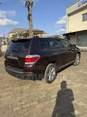 Toyota Highlander Limited 2012 Burgundy