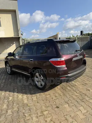 Toyota Highlander Limited 2012 Burgundy
