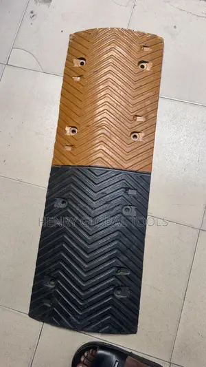 Heavy Duty Rubber Speed Bump – Road Safety