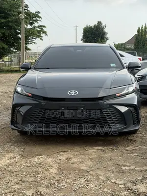 Toyota Camry SE 2025 Gray
