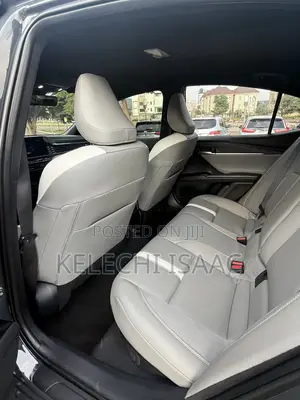 Toyota Camry SE 2025 Gray