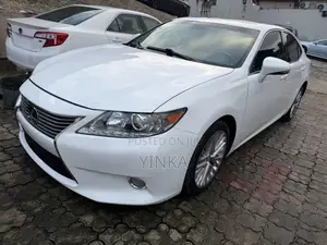 Lexus ES 2013 White