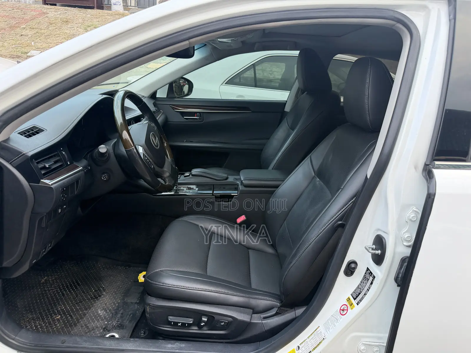 Lexus ES 2013 White