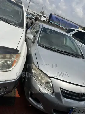 Toyota Corolla 2010 Silver