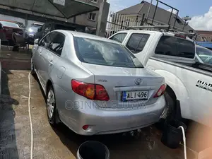 Toyota Corolla 2010 Silver