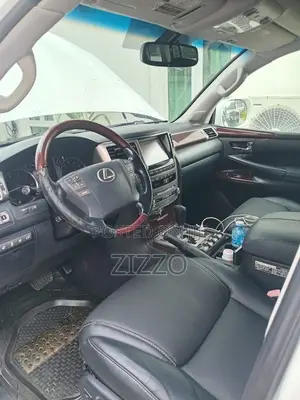 Lexus LX 570 AWD 2014 White