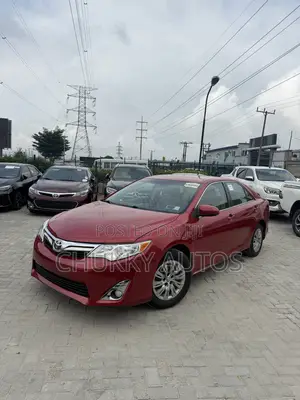 Toyota Camry LE 4dr Sedan (2.5L 4cyl 6A) 2014 Red