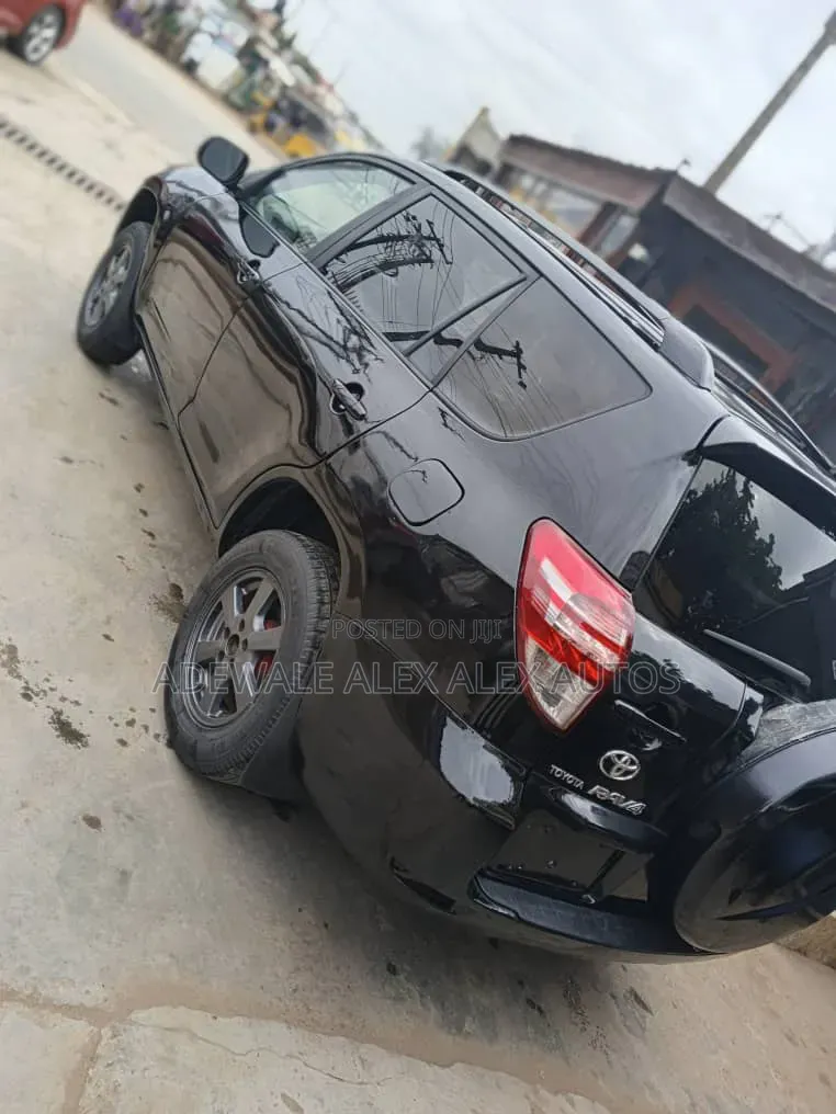 Toyota RAV4 2011 Black