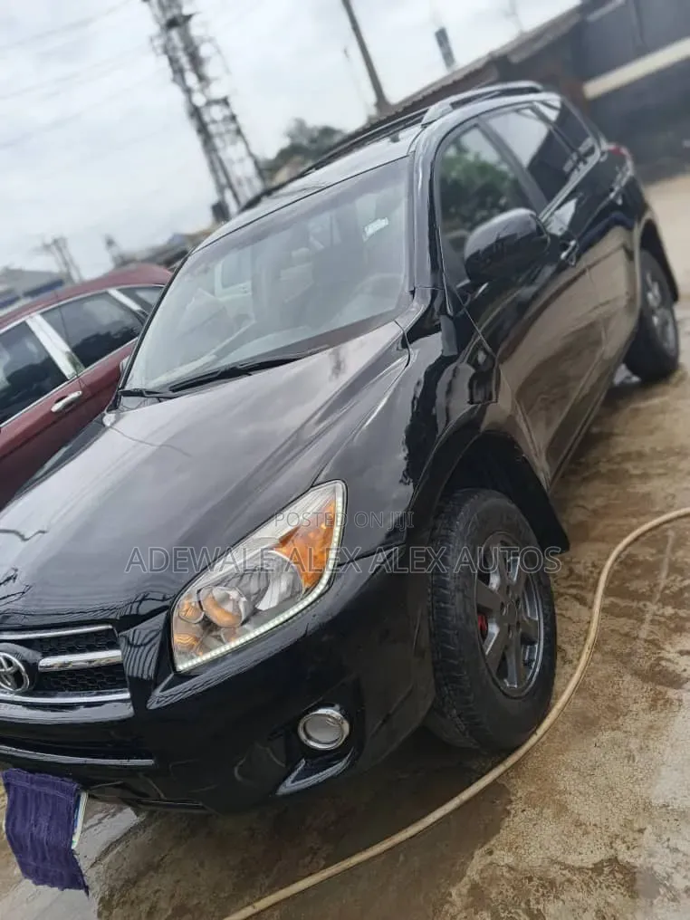 Toyota RAV4 2011 Black
