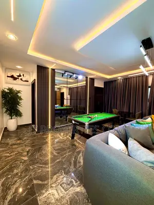 Beautifully Furnished 2 Bedroom Apartment With Snooker