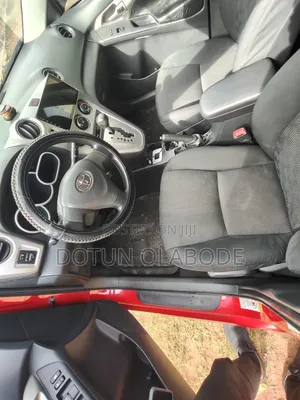 Toyota Matrix Hatchback FWD (1.8L 4cyl 5M) 2010 Red