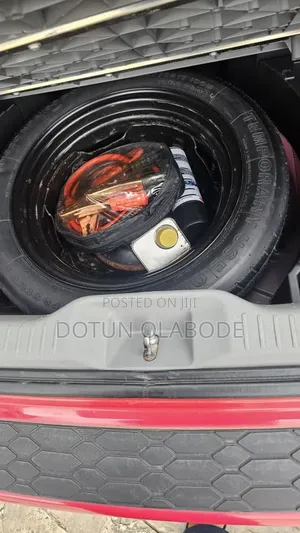 Toyota Matrix Hatchback FWD (1.8L 4cyl 5M) 2010 Red