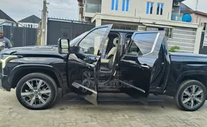 Toyota Tundra Hybrid 2022 Black