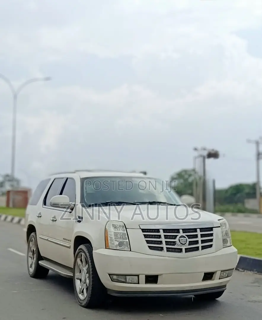 Cadillac Escalade 2010 White