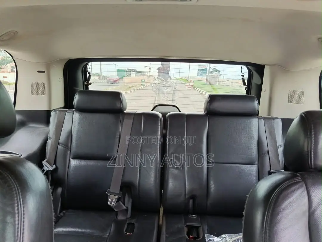Cadillac Escalade 2010 White