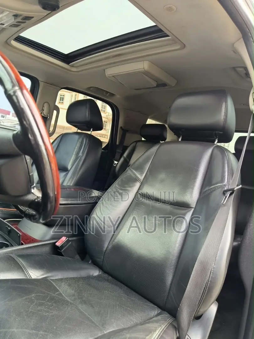 Cadillac Escalade 2010 White