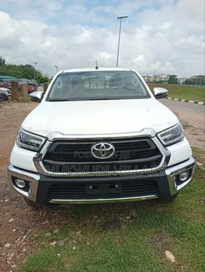 New Toyota Hilux 2025 White
