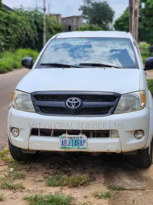 Toyota Hilux 2015 White