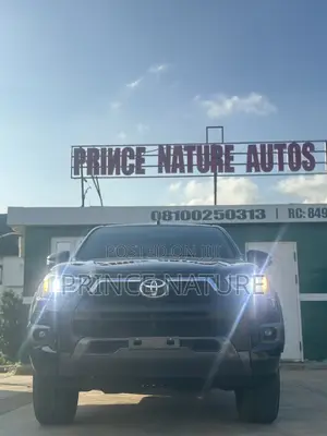 Toyota Hilux 2021 Black