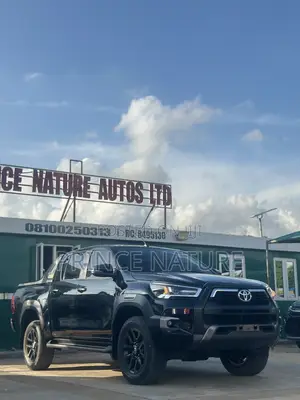 Toyota Hilux 2021 Black