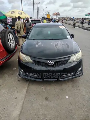 Toyota Camry SE 4dr Sedan (2.5L 4cyl 6A) 2012 Gray