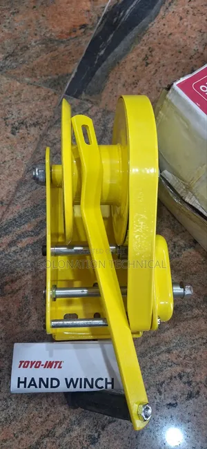 Toyo Hand Winch 8.6kg 6mm Wire