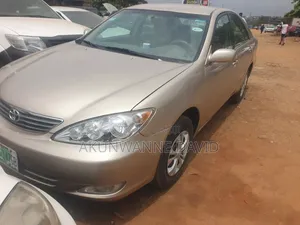 Toyota Camry 2005 Gold