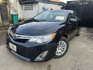 Toyota Camry LE 4dr Sedan (2.5L 4cyl 6A) 2014 Blue