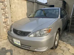 Toyota Camry LE 4dr Sedan (2.4L 4cyl 5M) 2003 Silver
