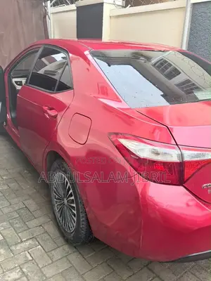 Toyota Corolla LE 4dr Sedan (1.8L 4cyl CVT) 2015 Red