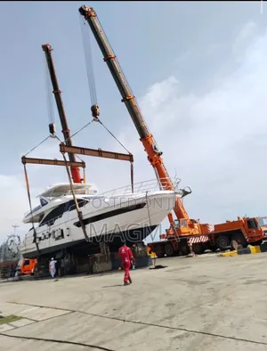 150tons Motor Crane for Lease