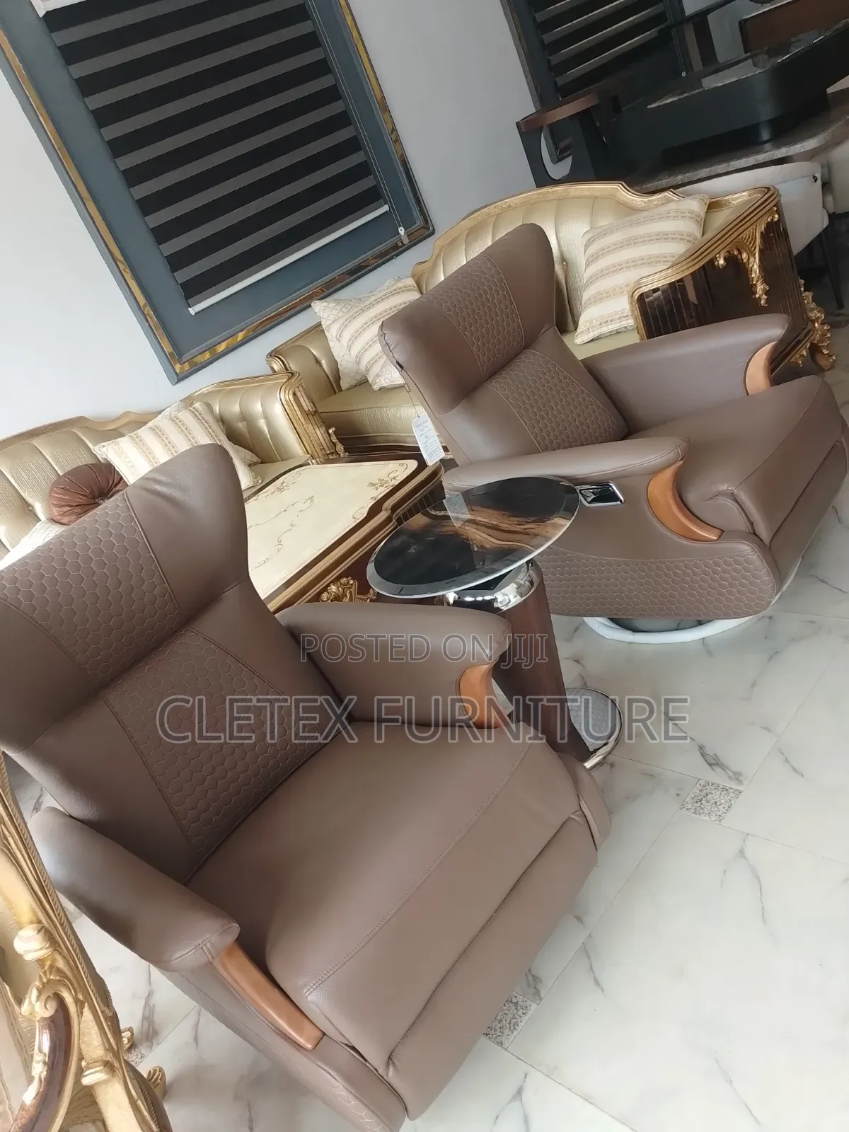 Quality Console Chair With Side Table