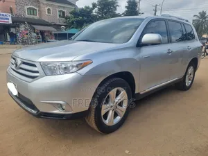 Toyota Highlander Limited 2011 Silver
