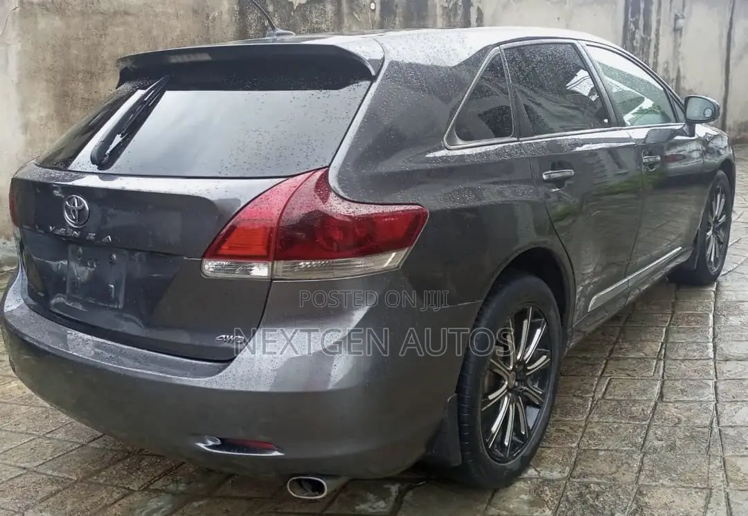 Toyota Venza 2010 Gray
