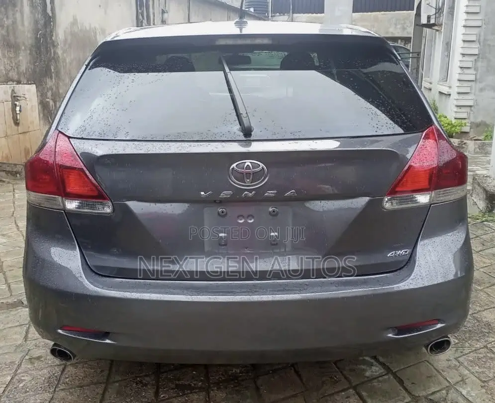 Toyota Venza 2010 Gray