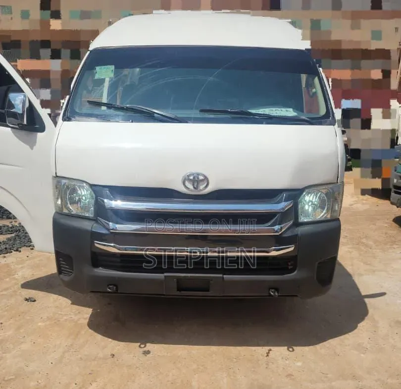 Toyota HiAce 2016 White