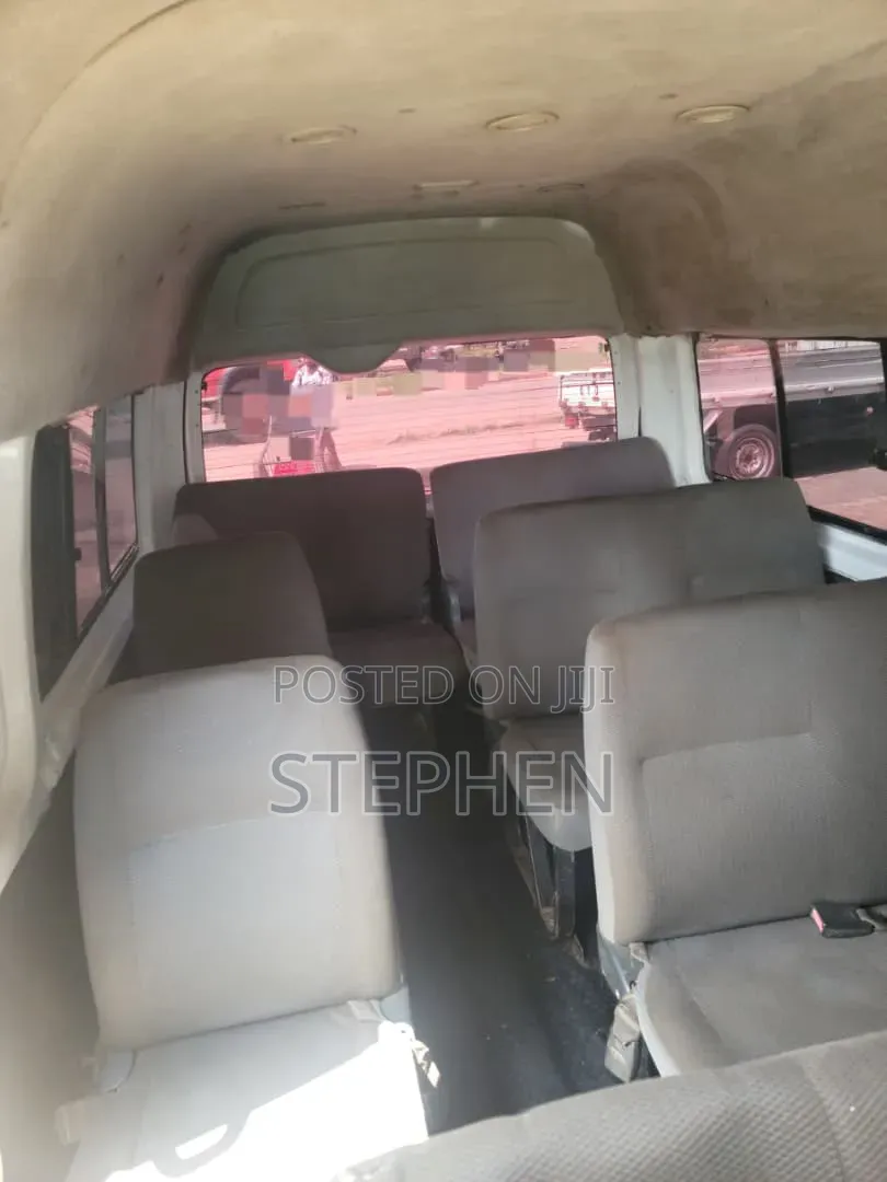 Toyota HiAce 2016 White