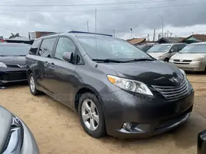 Toyota Sienna 2012 Gray